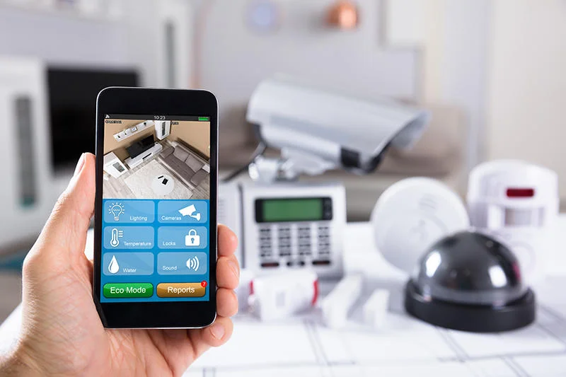 Security camera remote monitoring on smartphone app